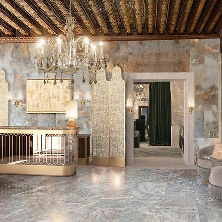 Hotel Gabrielli Venezia - Starhotels Collezione Exterior photo The lobby of the hotel