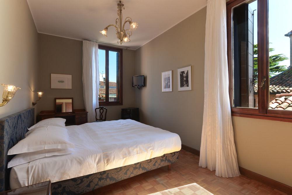 Hotel Gabrielli Venezia - Starhotels Collezione Exterior photo A bedroom