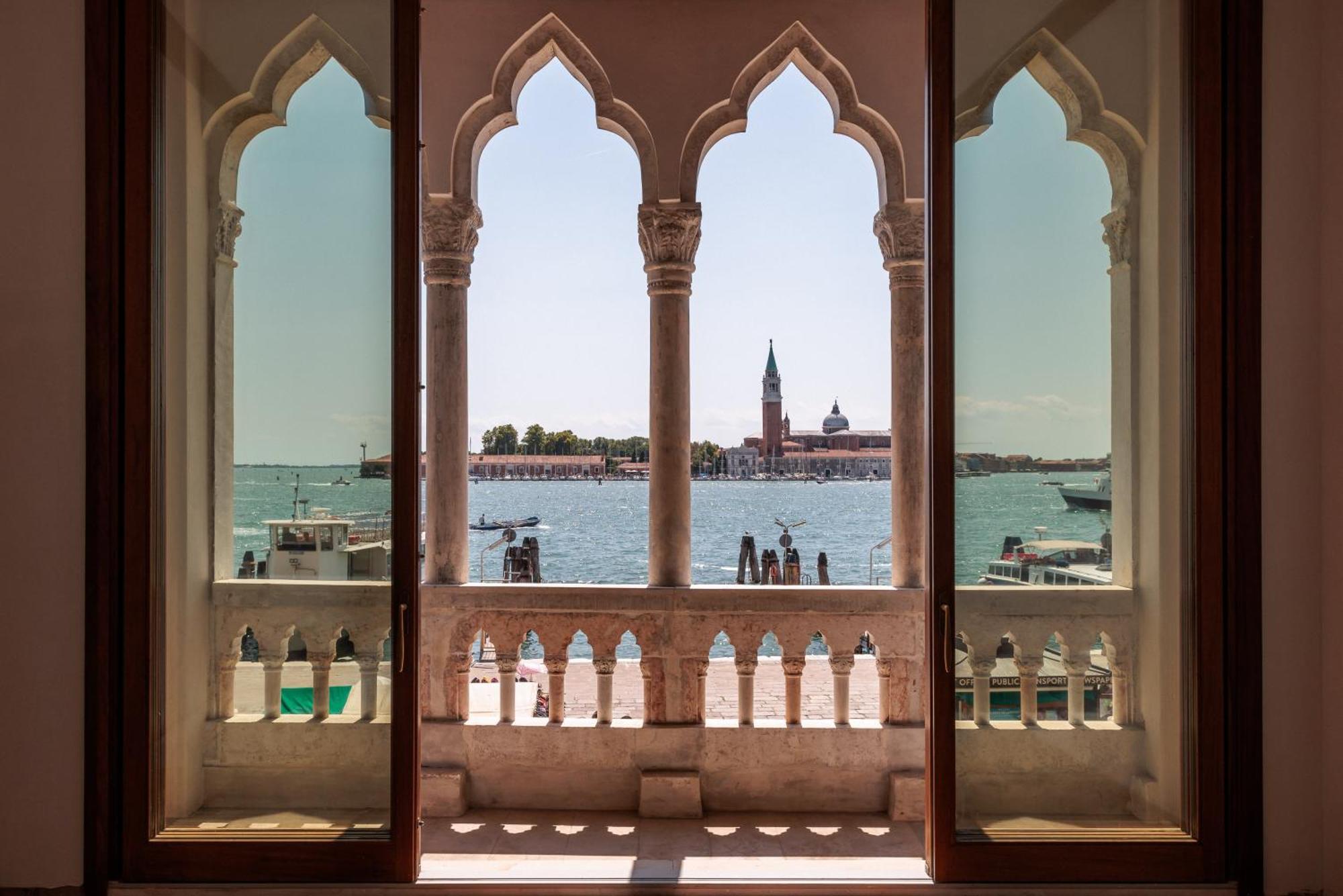 Hotel Gabrielli Venezia - Starhotels Collezione Exterior photo View of the Grand Canal from the hotel