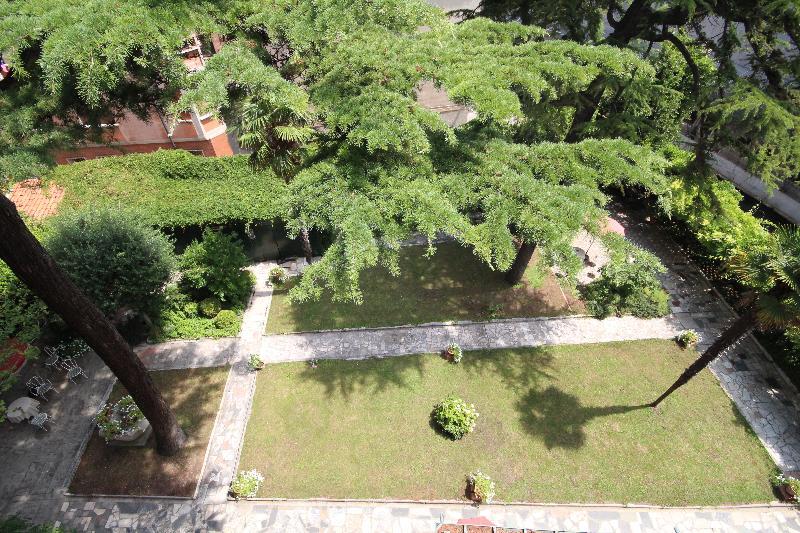 Hotel Gabrielli Venezia - Starhotels Collezione Exterior photo The garden of the museum